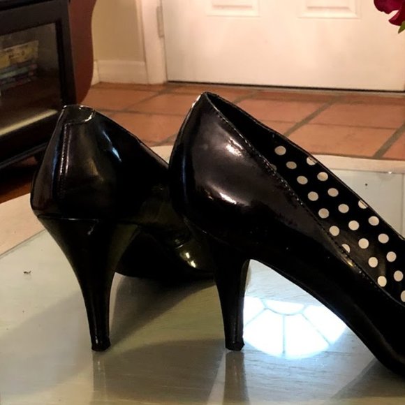 High Heels - Picture 6 of 9